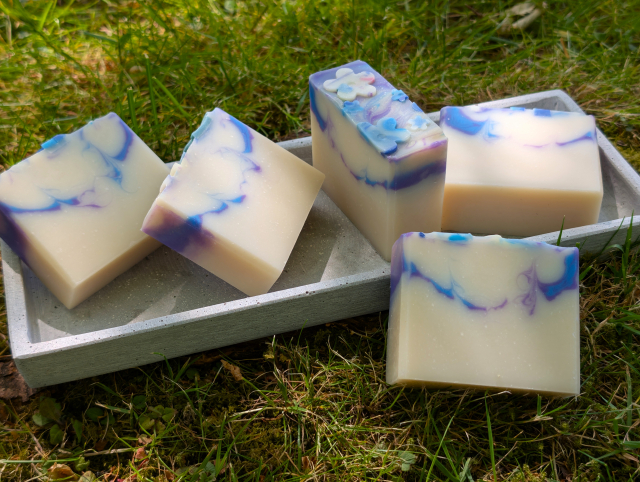 Macadamiaseife Bügelswirl 04.jpg